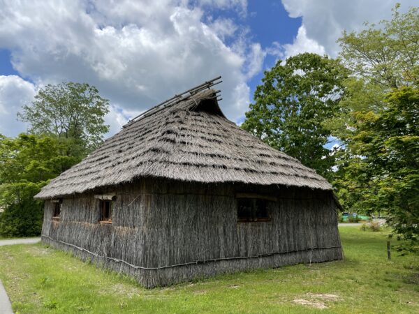 cise - traditionelles Wohnhaus der Ainu in Nibutani