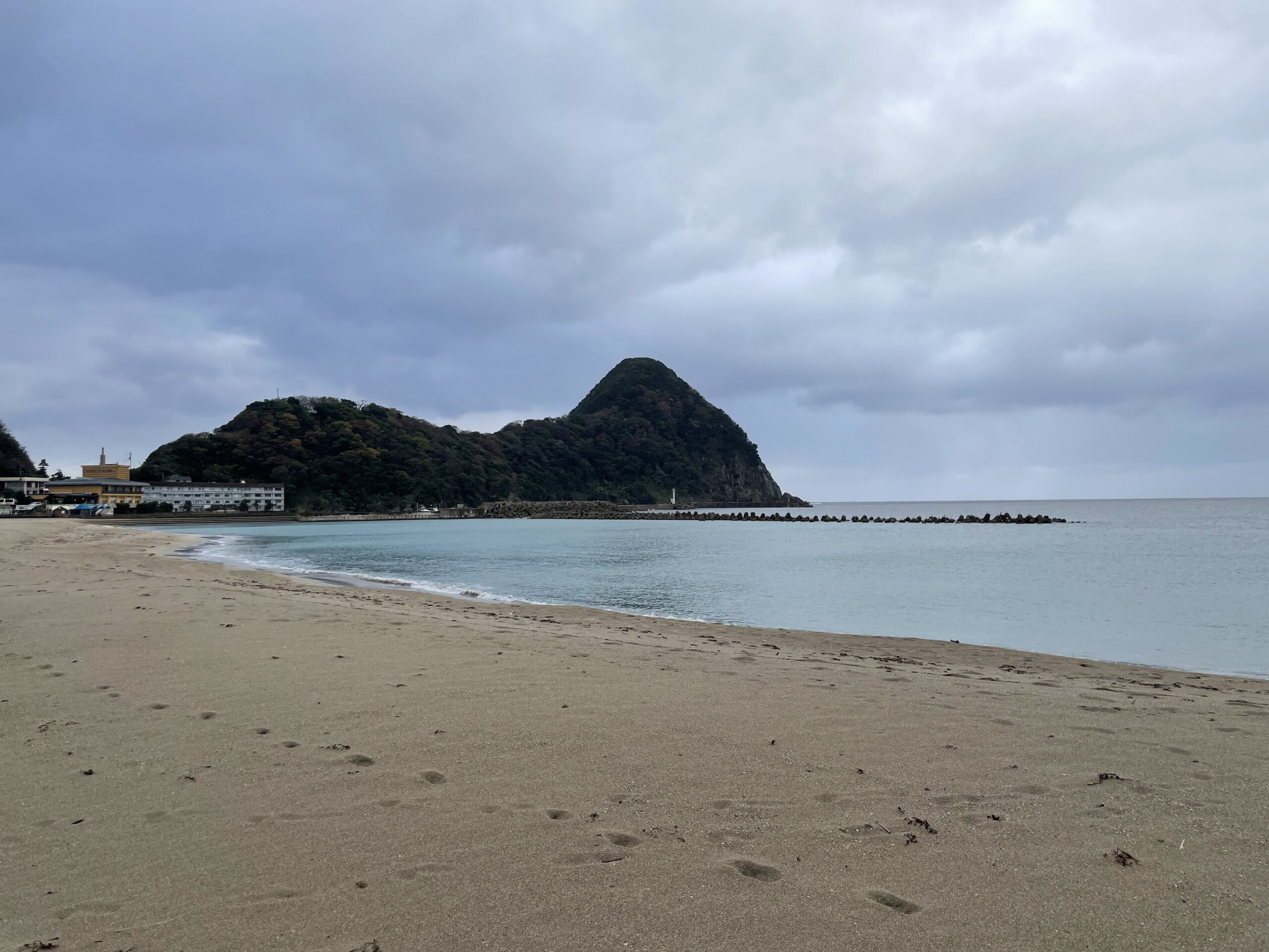 Strand von Takeno (Toyooka) mit der Halbinsel und der Nekosaki-Halbinsel