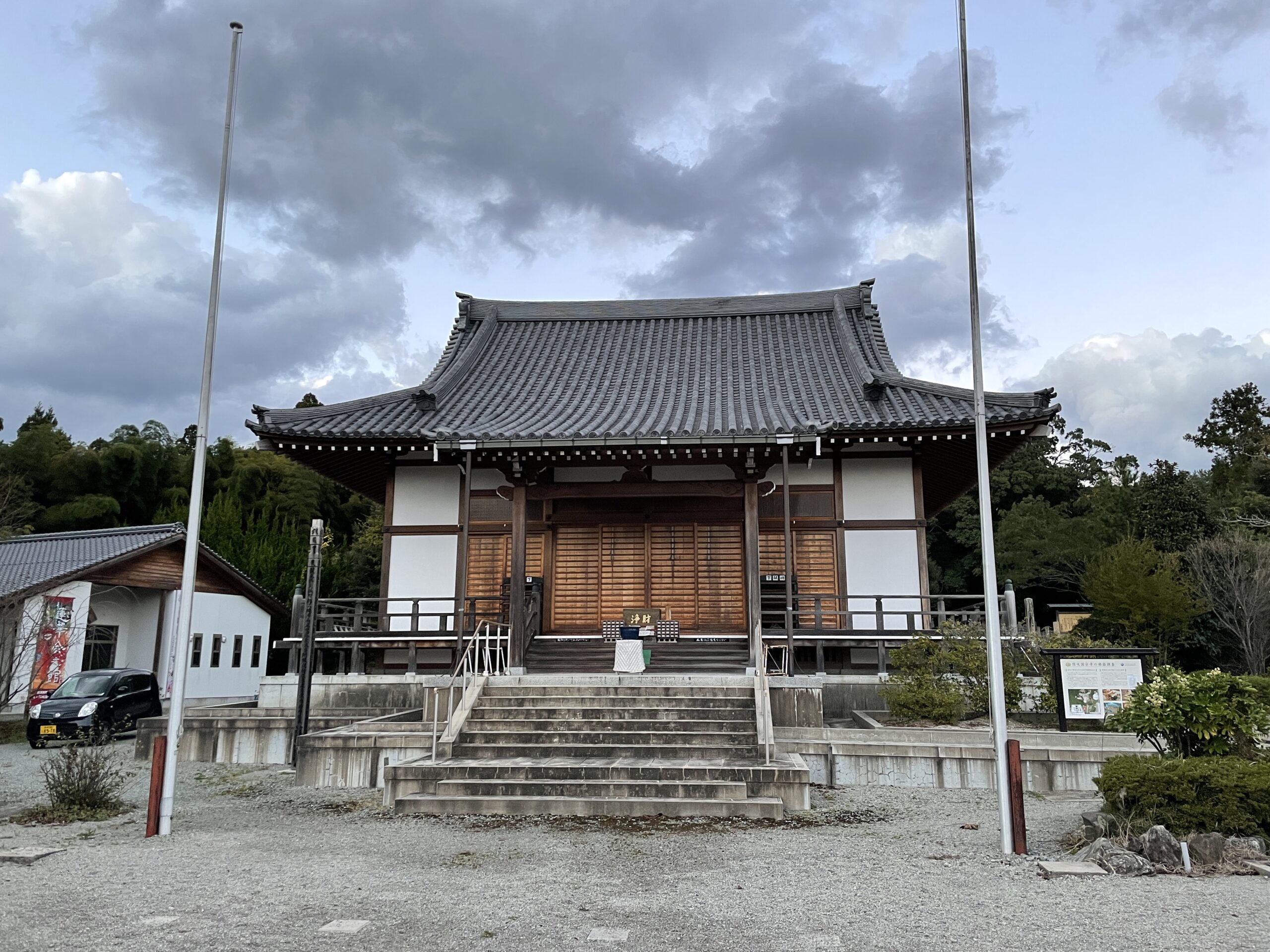 Das Hauptgebäude fällt eher klein aus: Oki-Kokubunji auf Okinoshima