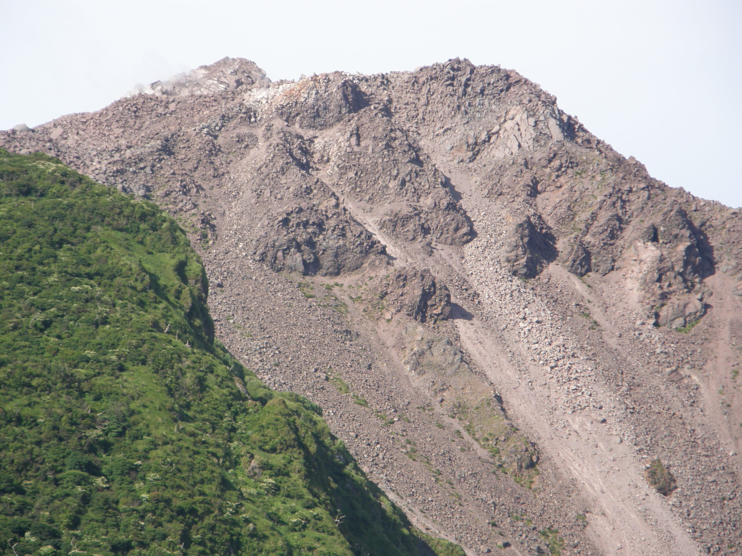 Der Heiwa-Shinzan, höchster und jüngster Berg des Unzen
