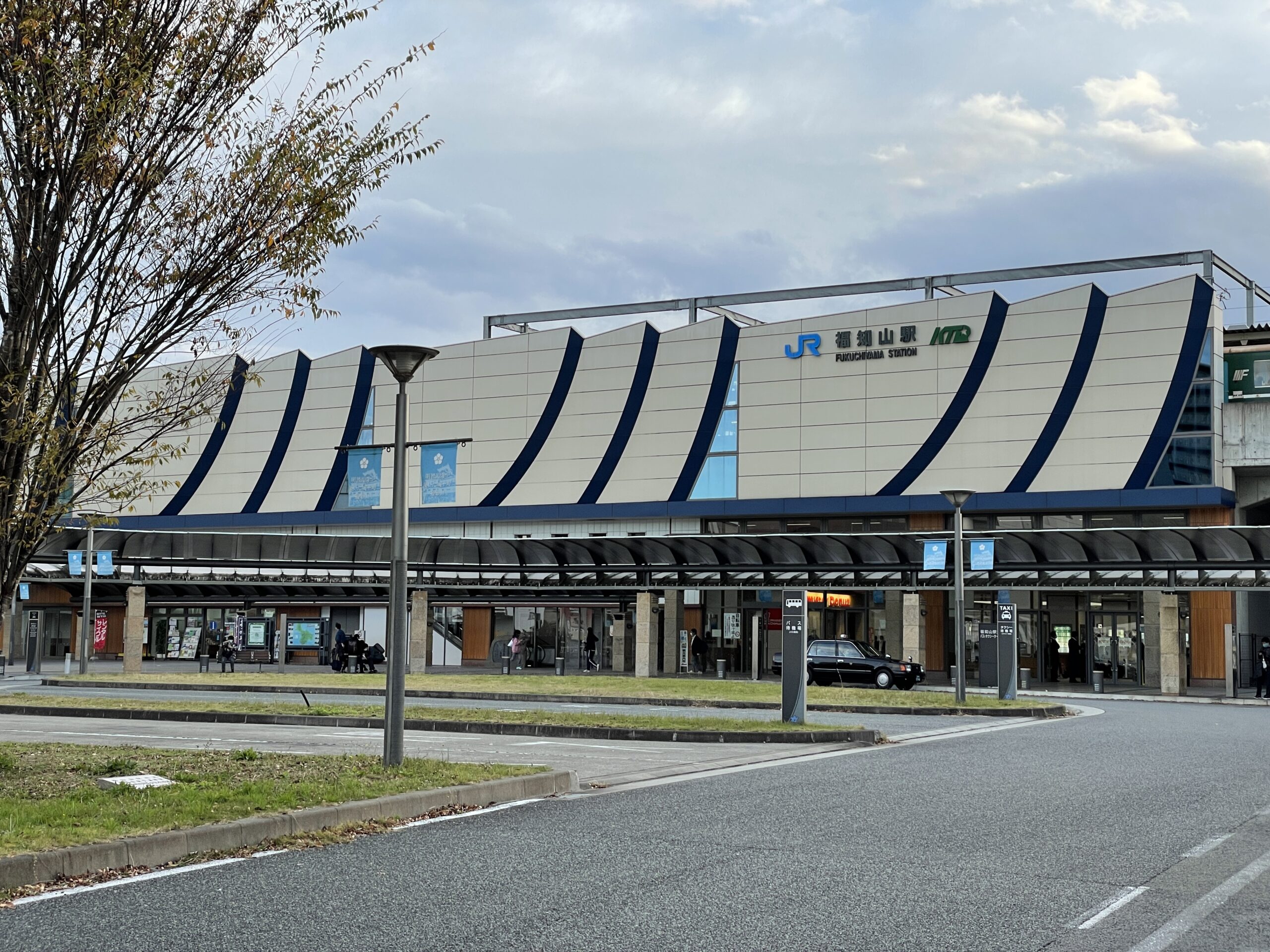 Der moderne Hauptbahnhof von Fukuchiyama