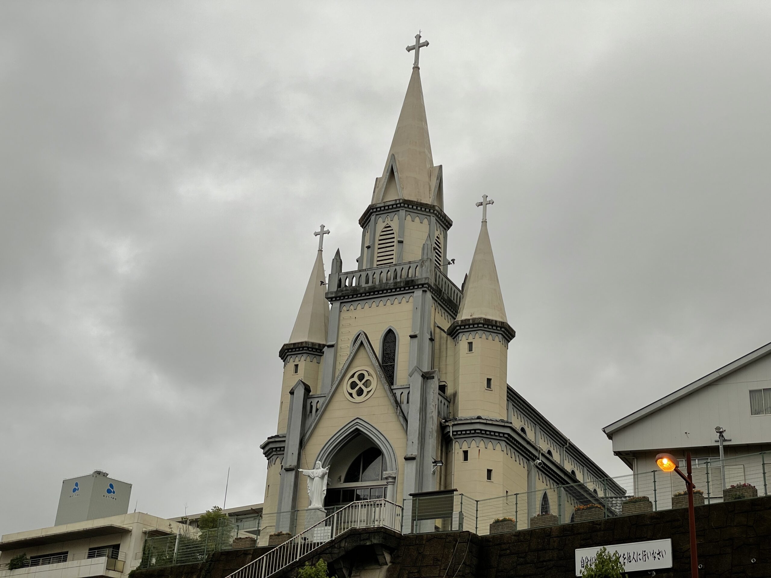 Die katholische Miurachō-Kirche in Sasebo