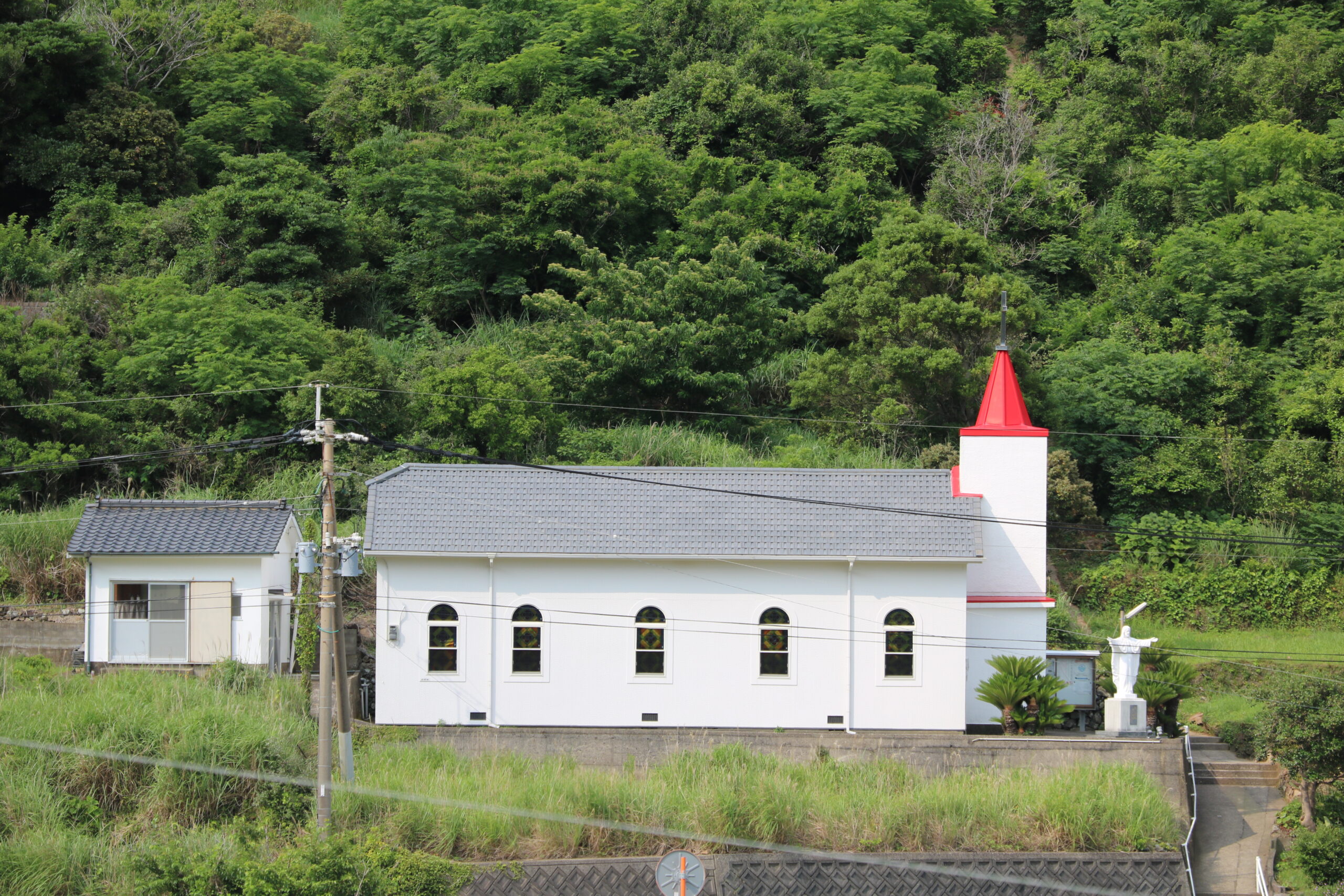 Die Takaitabi-Kirche ganz im Süden von Nakadōri wurde 1961 gebaut und steht quasi fast direkt am Strand 