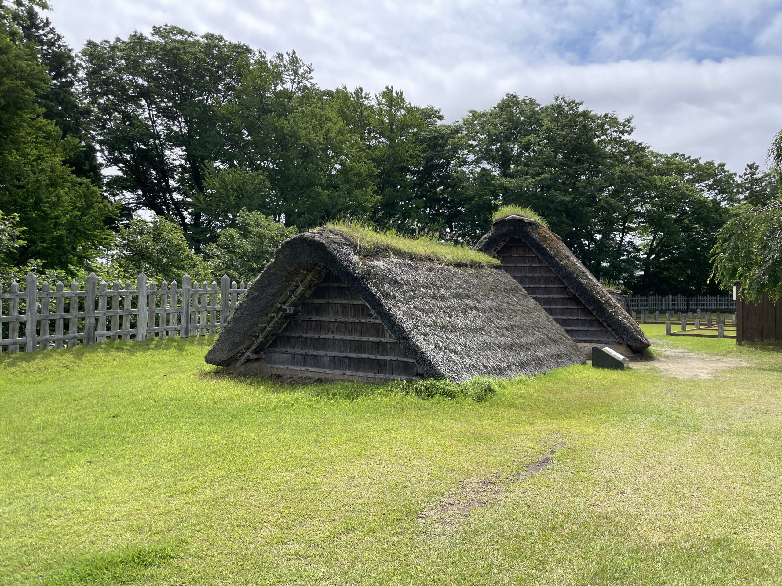 Nachbau eines Lagers in der Nejō-Burgruine von Hachinohe