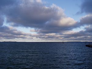 ヘルシンキ方面へバルト海を覗く
