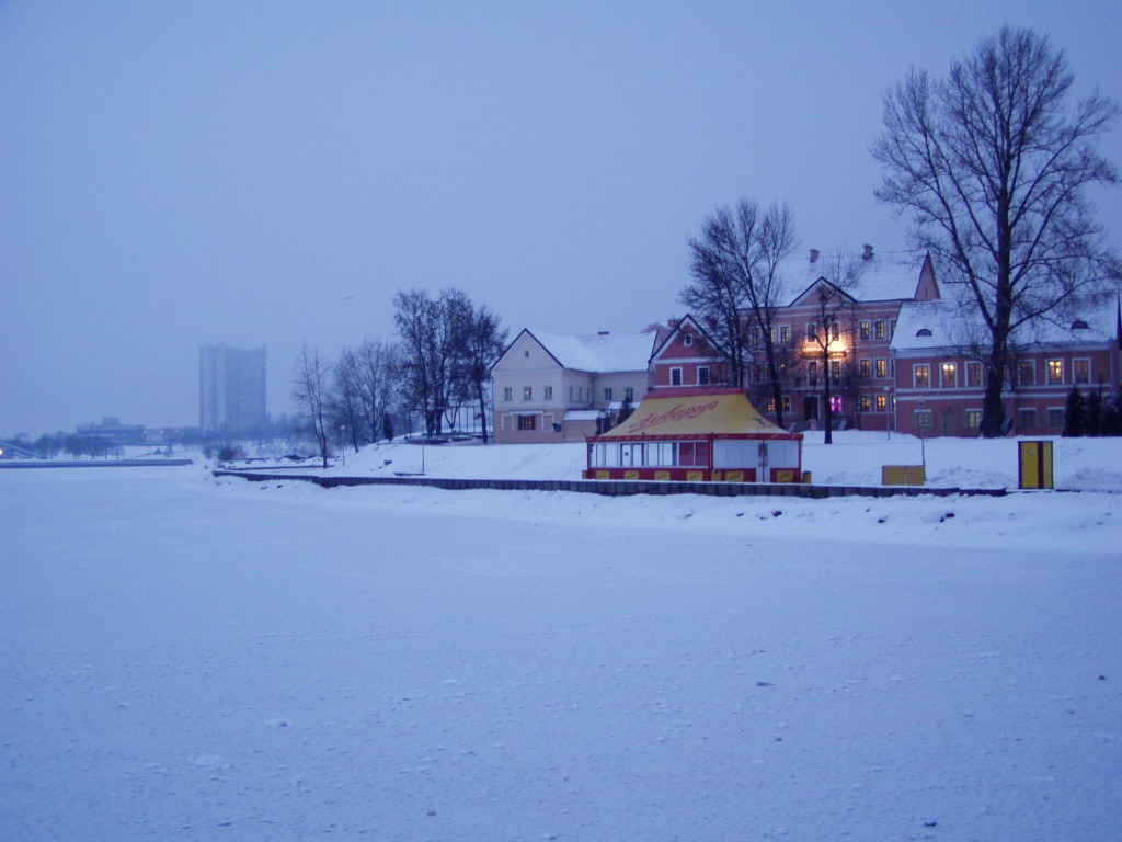 ミンスクを貫流する川と旧市街