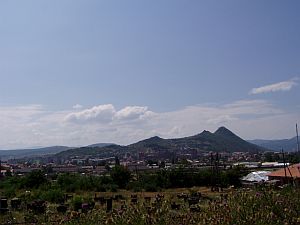 Blick auf (Kosovska) Mitrovica