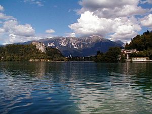 Pr�chtiges Wolkenspiel am See von Bled