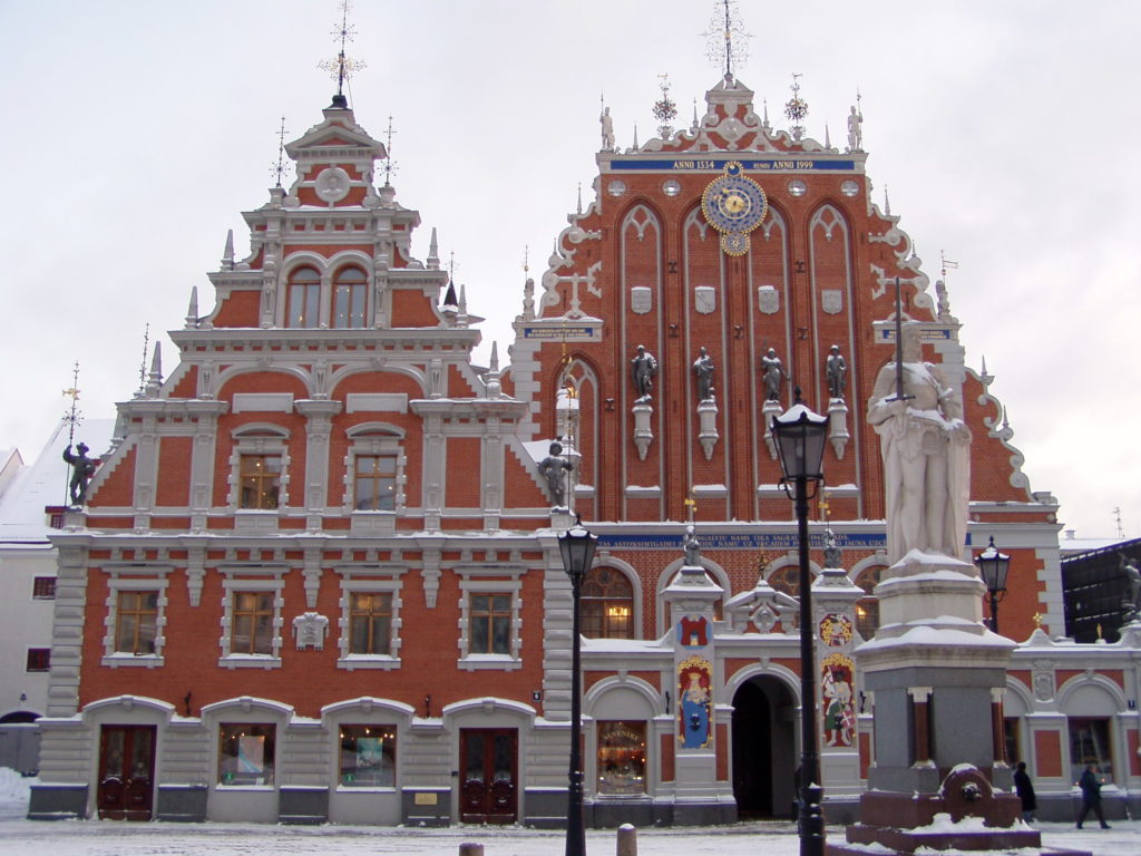 Die Hanse lässt grüssen: Gildehaus der Schwarzhäupter mit Roland