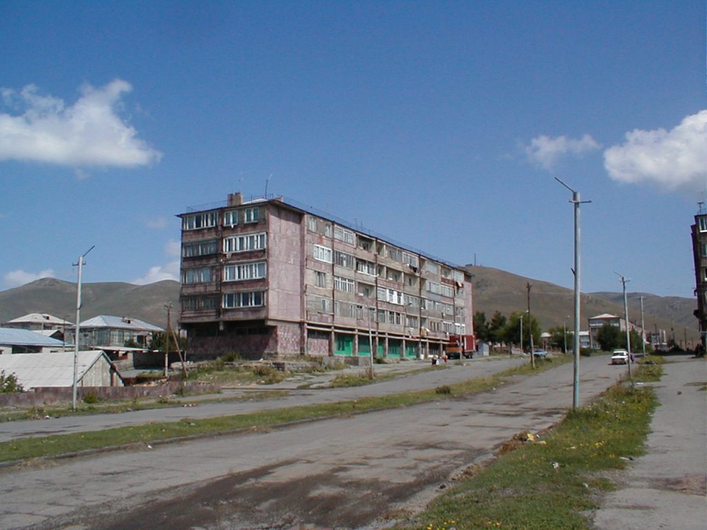 Stadt Sewan...Typisches, aus Tuff gebautes Haus