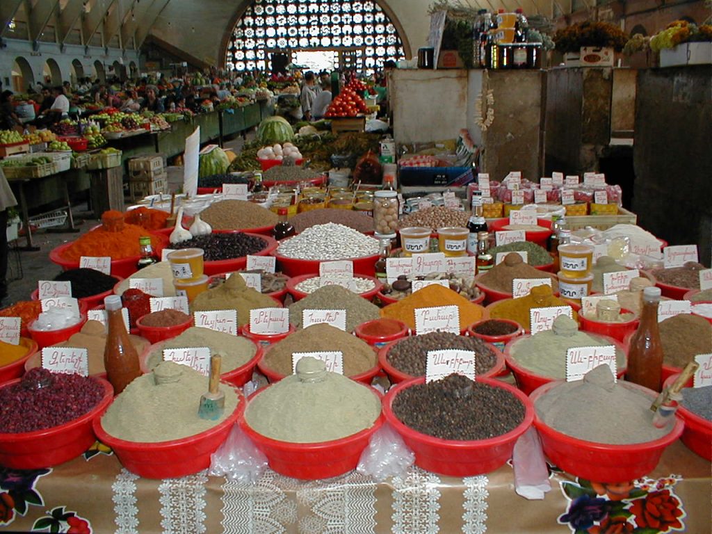 Gewürzstand in einer Markthalle, Jerevan