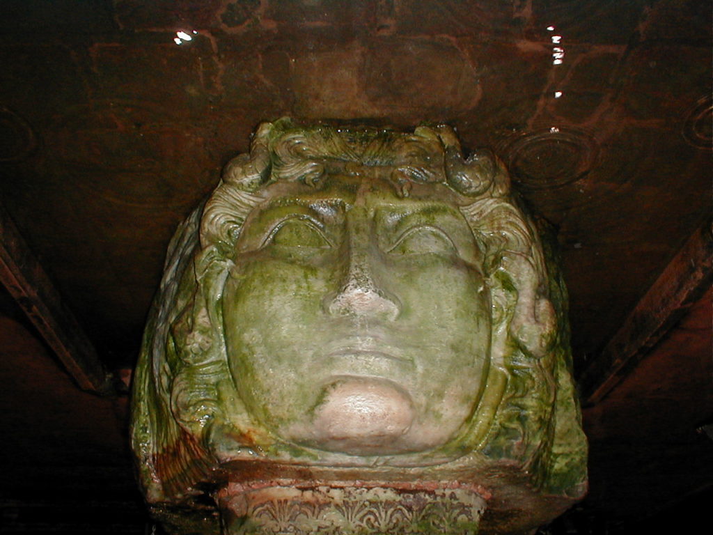 Medusenkopf im römischen Wasserspeicher