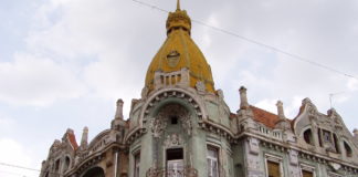Oradea Famose aber restaurierungsbedürftige Bauten an der Str. Republicii