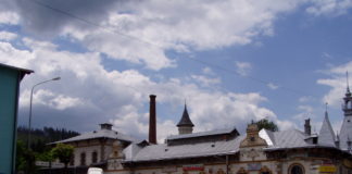 Vatra Dornei Eines der alten Gebäude an der Str. Republicii