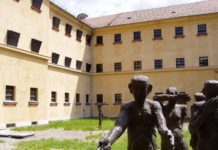 Mahnmal auf dem Gefängnishof