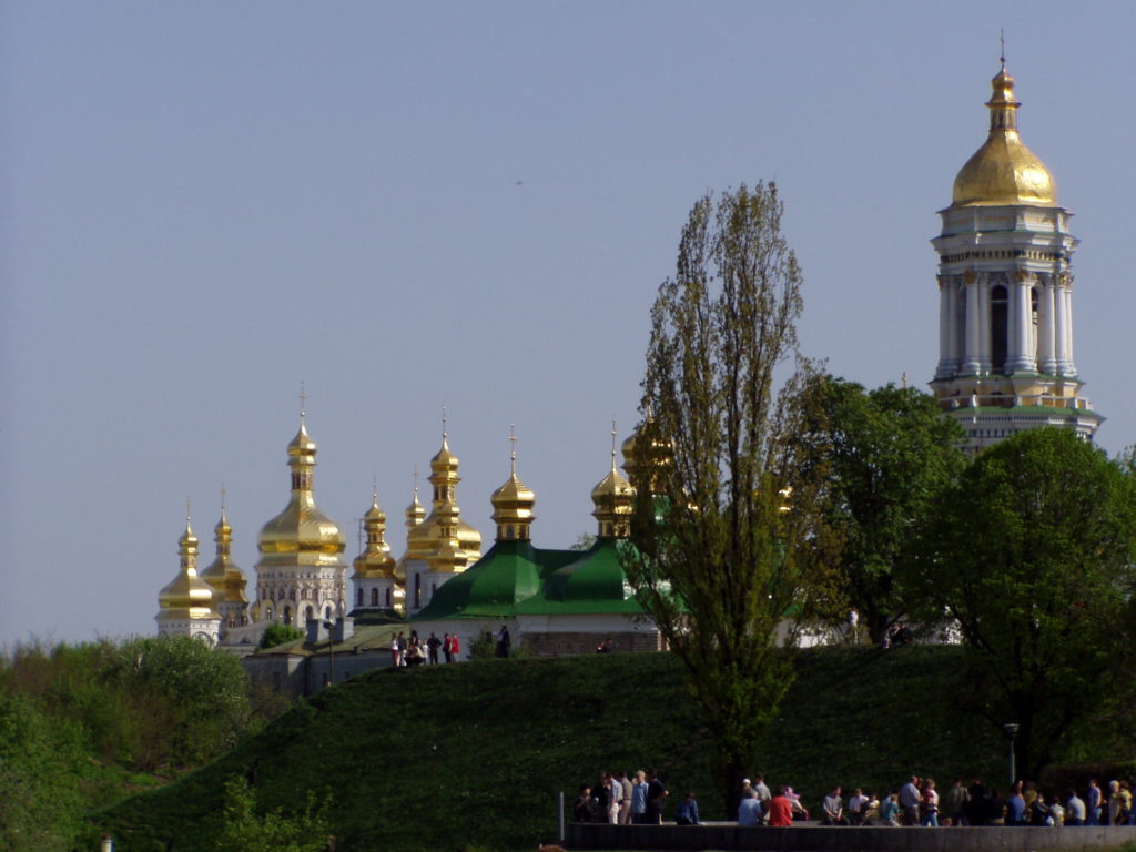 Das grandiose, jüngst rekonstruierte und sehr grosse Felsenkloster zu Kiew