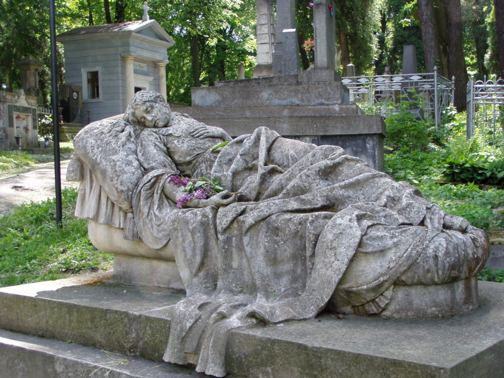 Eine der grossartigen Skulpturen auf dem Litchakiv-Friedhof - fast jeder Grabstein ist ein Kunstwerk