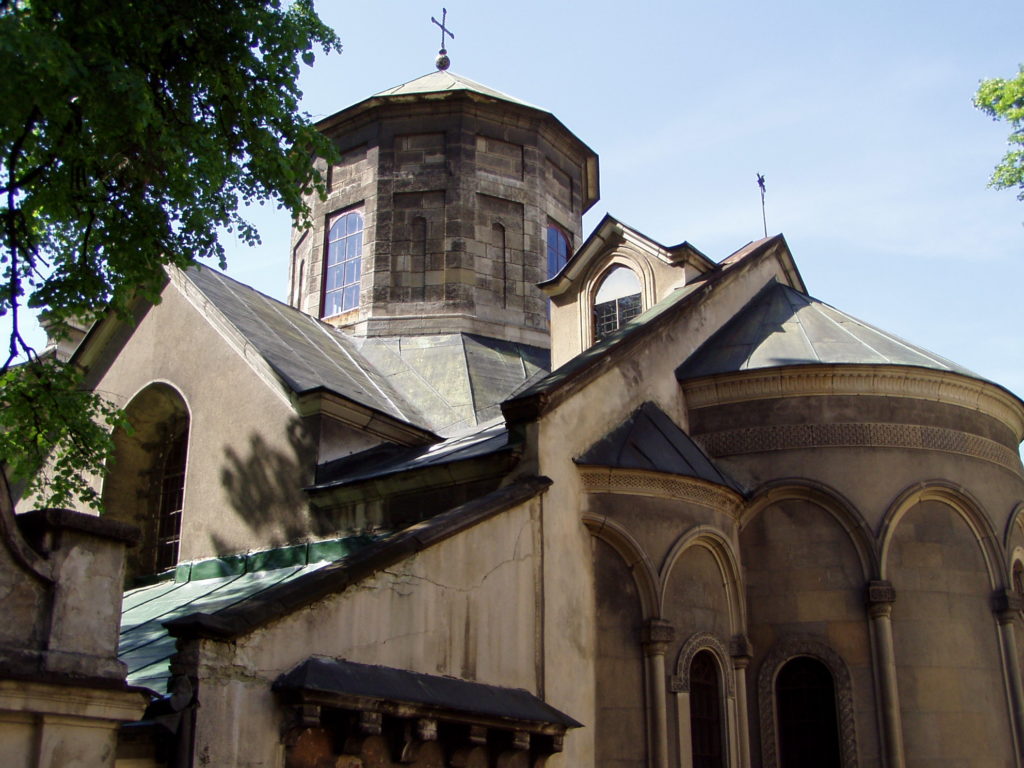 Es gibt sogar eine schmucke armenische Kirche, die erst unlängst rekonstruiert wurde