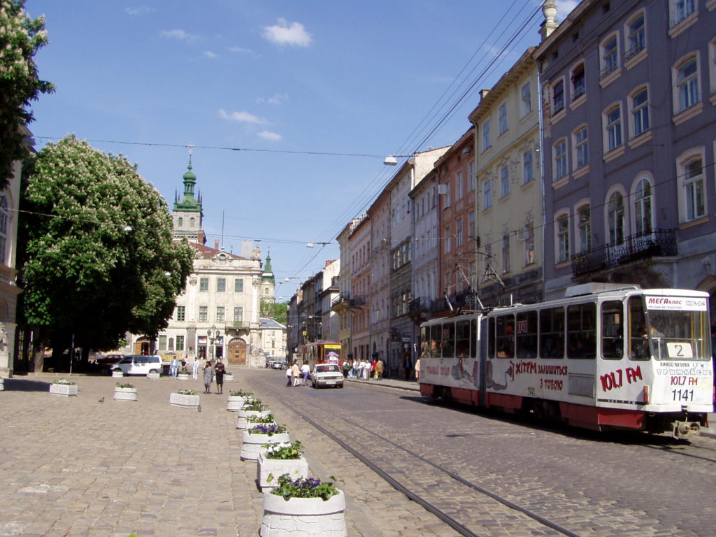 Der Marktplatz von Lemberg - es gibt nicht ein neues Haus, das die Atmosphäre stört