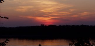 Russe (Русе) Abendstimmung an der Donau (die andere Seite ist Rumänien)