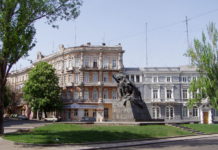 Odessa (Одеса) Entlang der Primorski-Allee: Art noveau so weit das Auge reicht