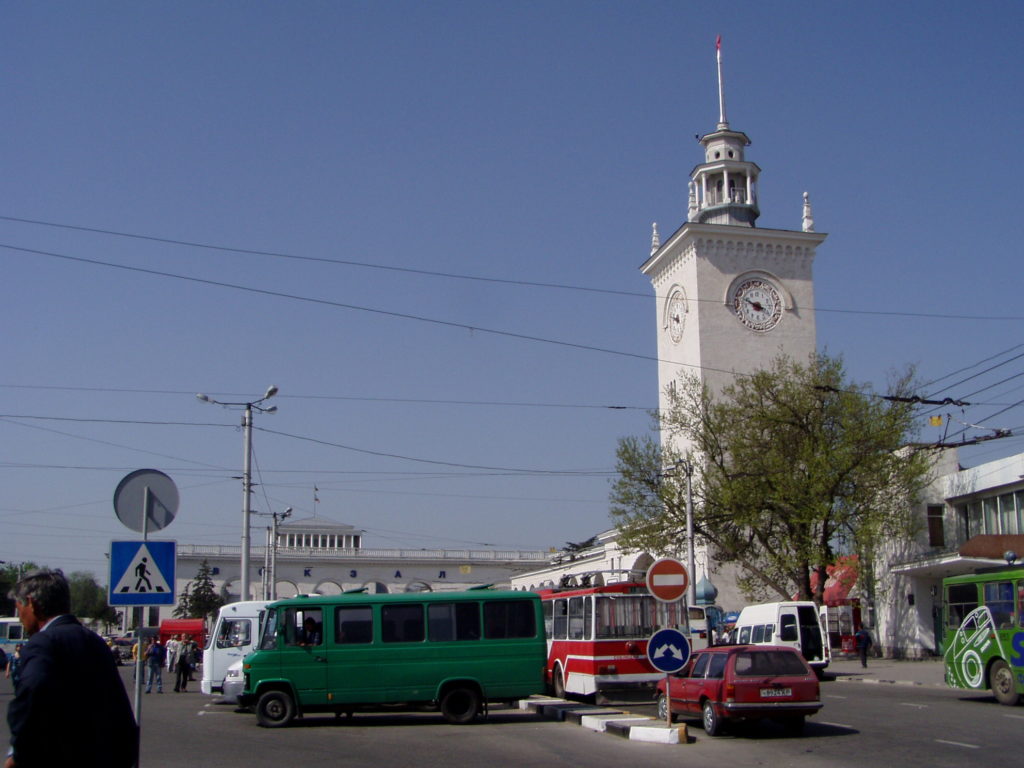 Der markante Bahnhof von Simferopol