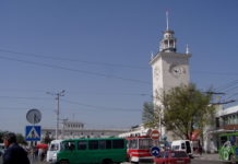 Simferopol (Симферополь) Der markante Bahnhof von Simferopol