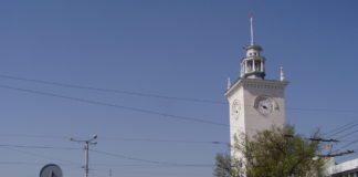 Simferopol (Симферополь) Der markante Bahnhof von Simferopol