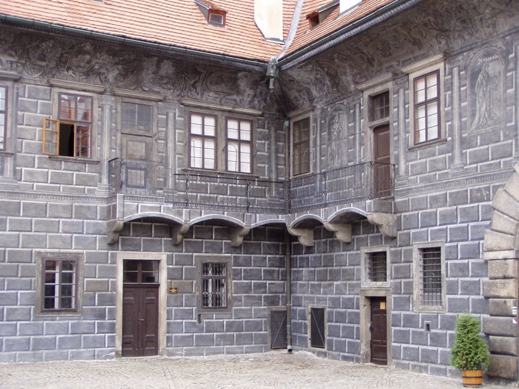 Teilansicht eines der Schlosshöfe