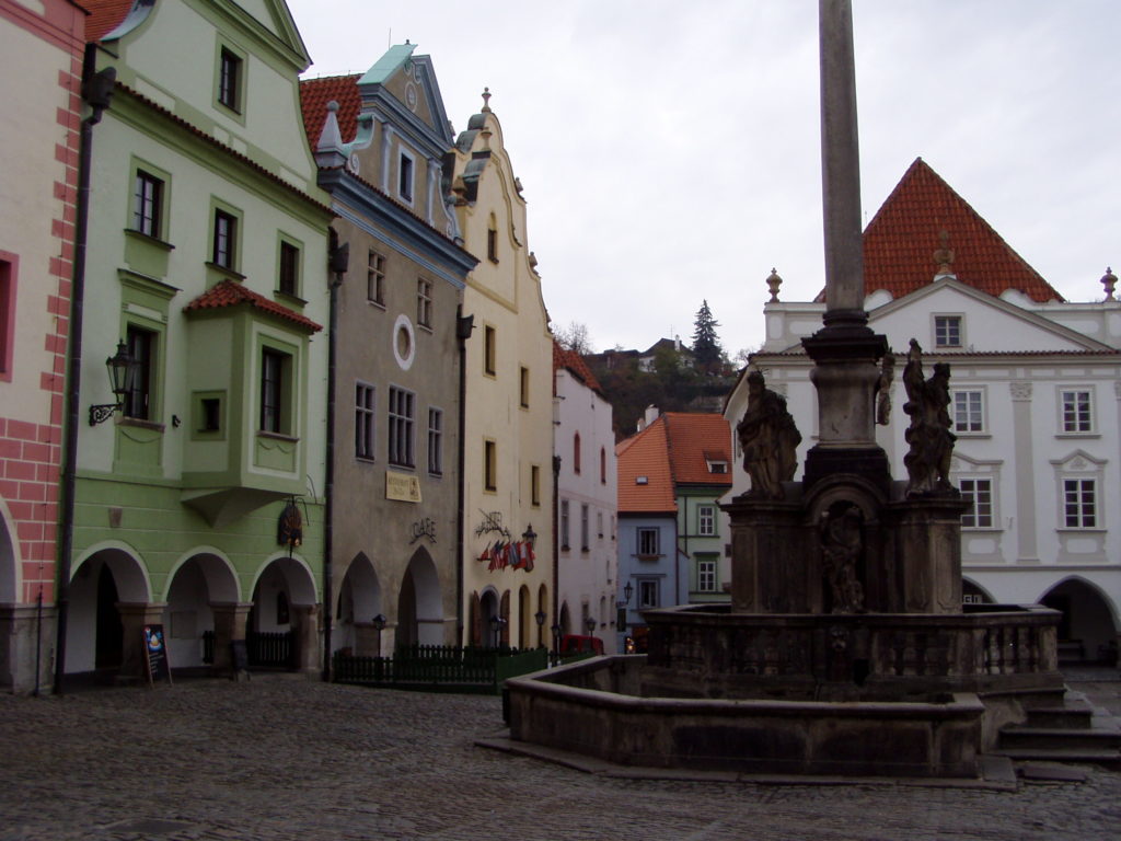 Am nám. Svornosti: Die Pestsäule