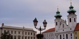 Der zentrale Platz Széchenyi tér
