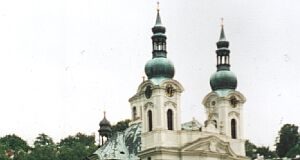 Die barocke Maria Magdalena-Kirche in Karlsbad