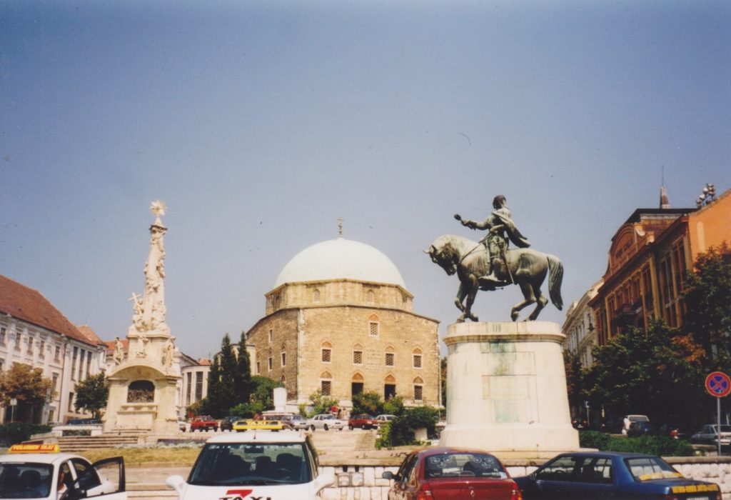 Moscheenkirche und Säule der Dreifaltigkeit