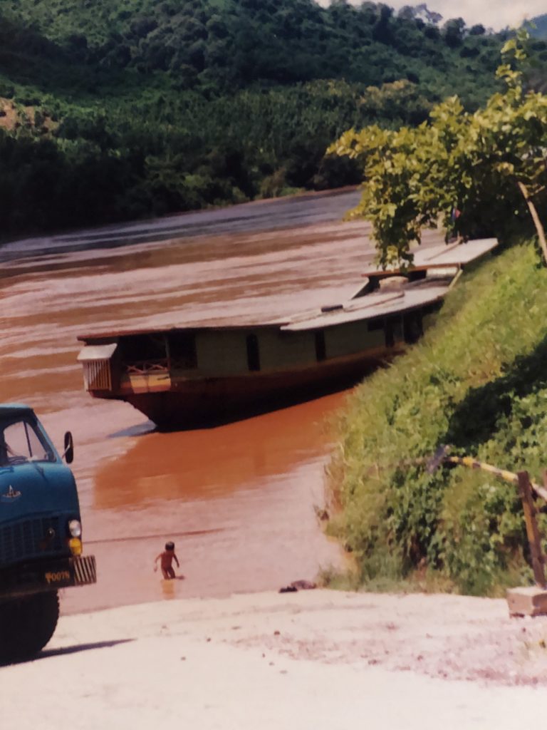 Slowboat: Die kleine Box hinten links ist die Toilette!