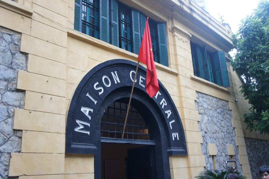 "Hanoi Hilton" (Hỏa Lò Gefängnis) - hier wurden auch abgeschossene US-Piloten interniert