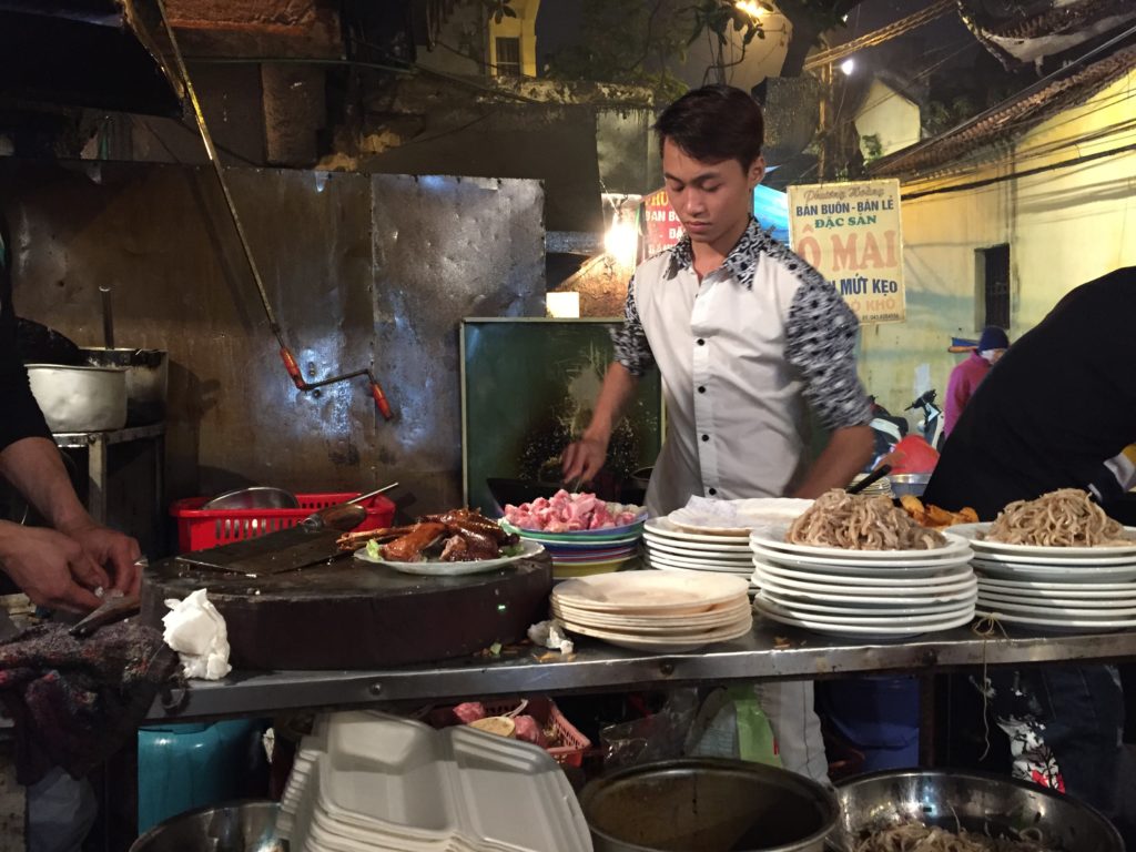 Straßengarküche - gehören einfach zu Vietnam