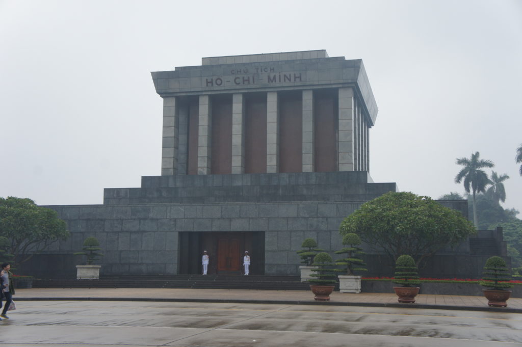 Das wuchtige Ho-Chi-Minh-Mausoleum