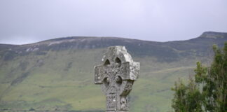 Keltenkreuz auf dem Friedhof von Drumcliffe