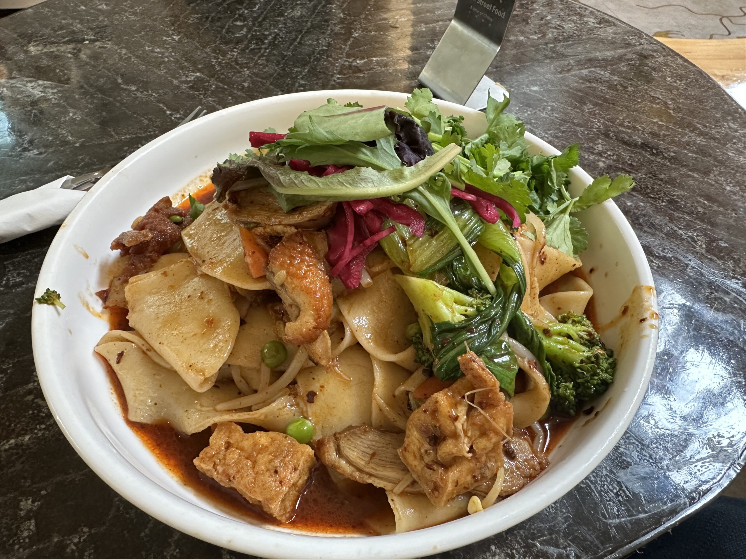 Nein, nicht irisch, aber unwiderstehlich: Bianbian-Mian im Xian Street Food Dublin