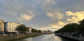 Irland – Teil 1: Dublin Der River Liffey im Zentrum von Dublin