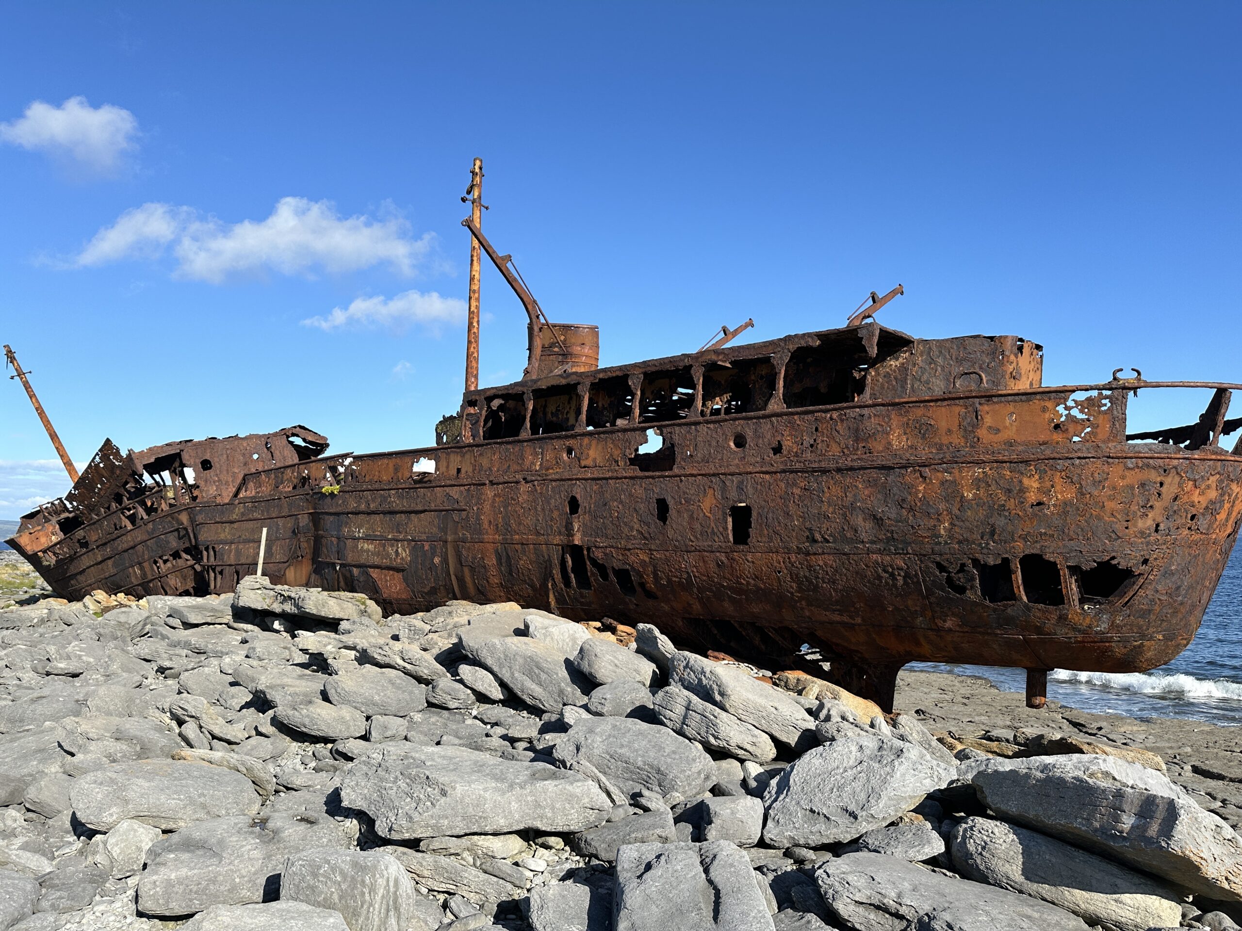 Das Plassey-Schiffswrack im Osten der Insel Inisheer - es rostet seit 1960 hier vor sich hin