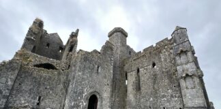 Irland – Teil 6: Killarney – Cork – Cashel – Kilkenny – Waterford Zurecht beliebt: Die Ruine Rock of Cashel