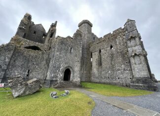 Irland – Teil 6: Killarney – Cork – Cashel – Kilkenny – Waterford Zurecht beliebt: Die Ruine Rock of Cashel