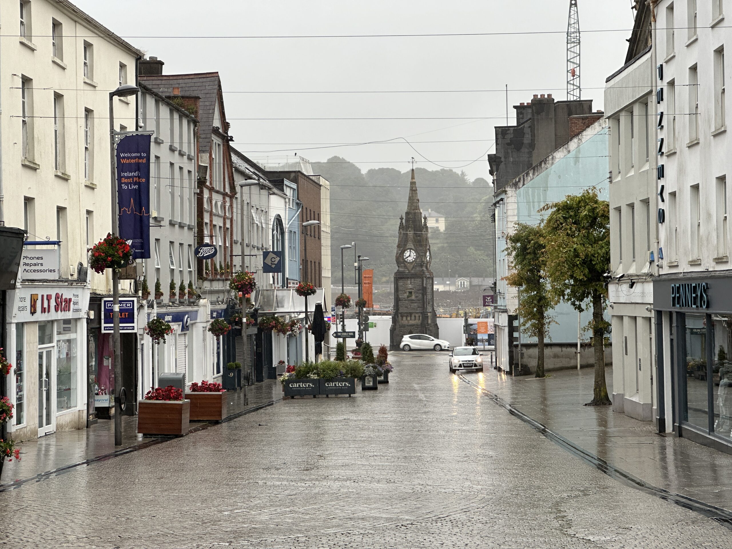 Innenstadt von Waterford bei starkem Regen