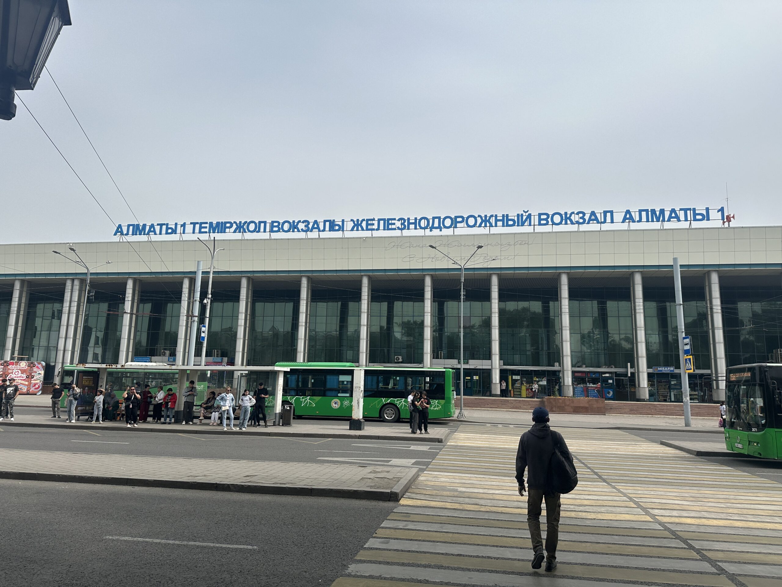 Bahnhof Almaty 1