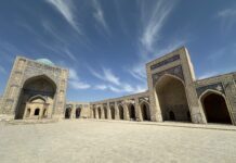 Innerhalb der Kalan-Moschee in Buchara