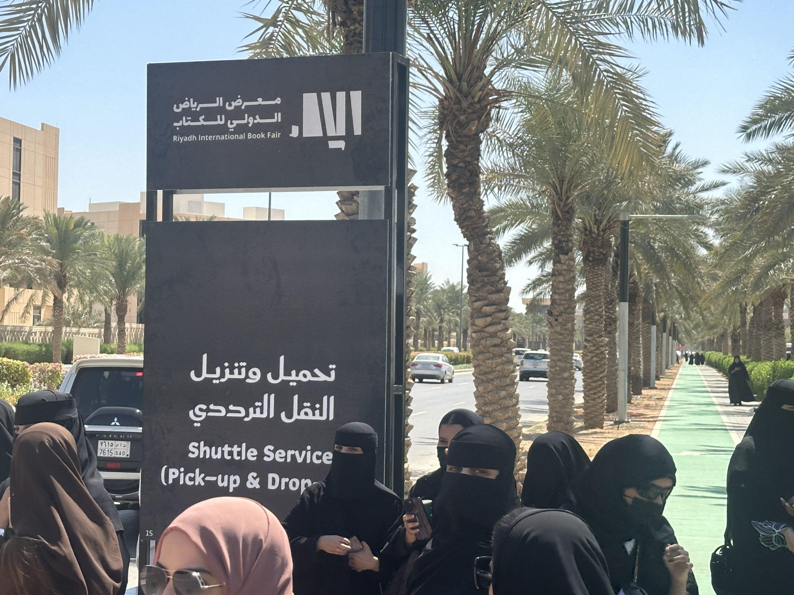 Na endlich: Die Bushaltestelle zur Buchmesse